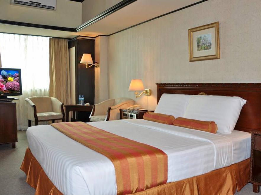 Networld Hotel Spa And Casino Pasay Esterno foto