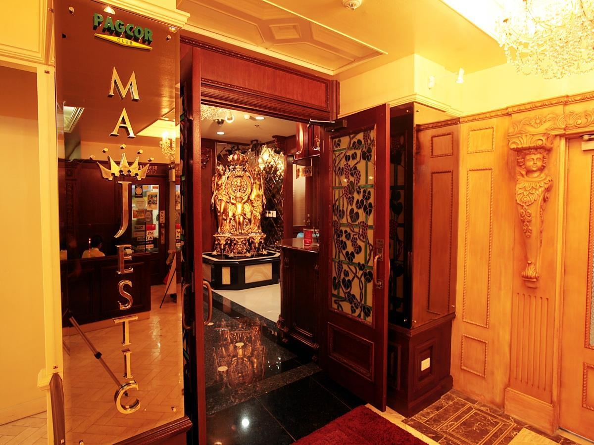Networld Hotel Spa And Casino Pasay Esterno foto