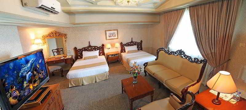 Networld Hotel Spa And Casino Pasay Esterno foto