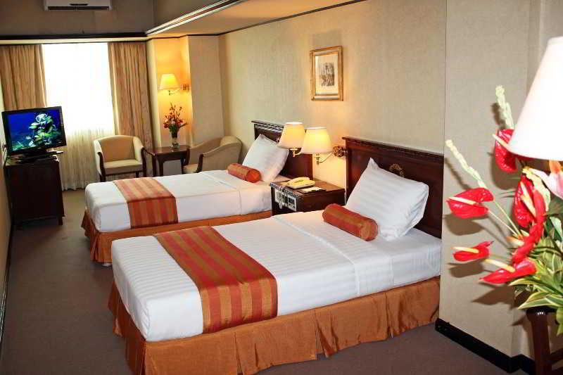 Networld Hotel Spa And Casino Pasay Esterno foto