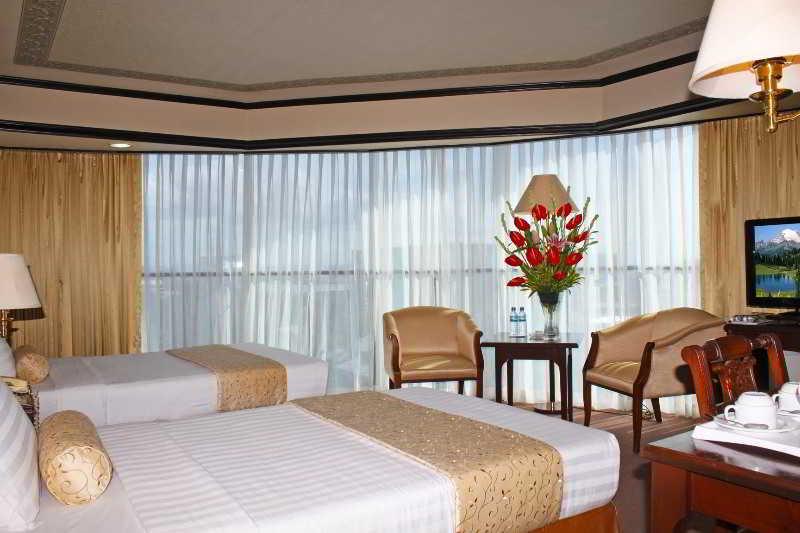 Networld Hotel Spa And Casino Pasay Esterno foto