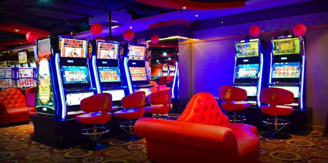 Networld Hotel Spa And Casino Pasay Esterno foto