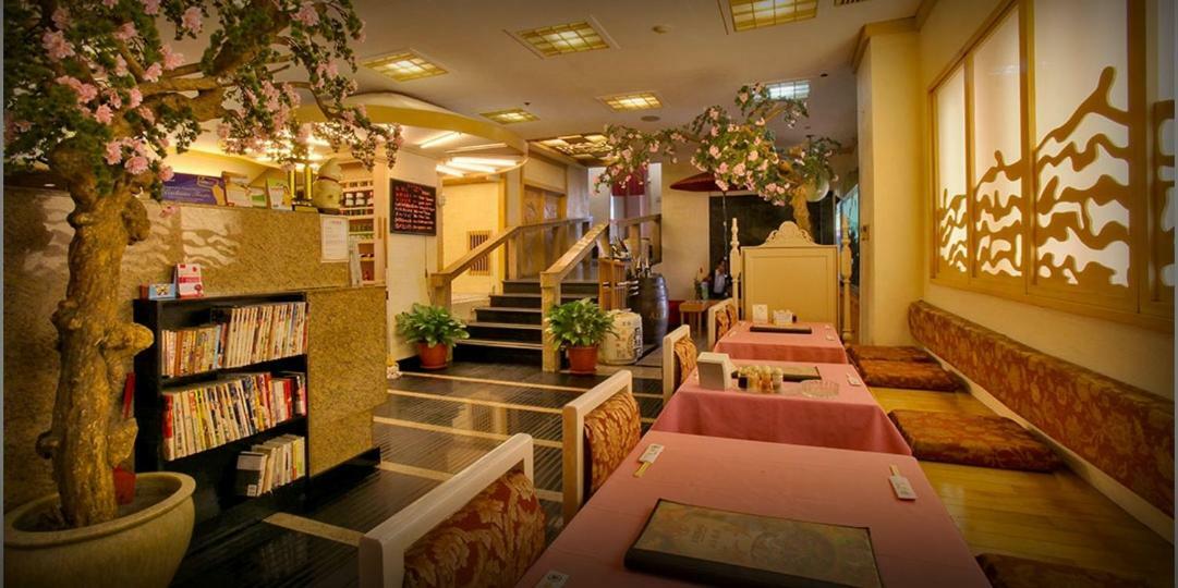 Networld Hotel Spa And Casino Pasay Esterno foto