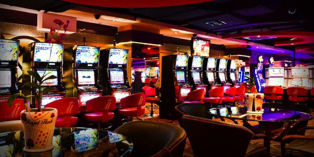 Networld Hotel Spa And Casino Pasay Esterno foto