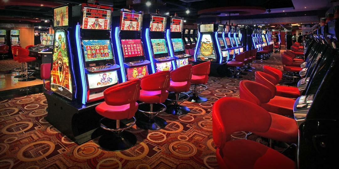 Networld Hotel Spa And Casino Pasay Esterno foto